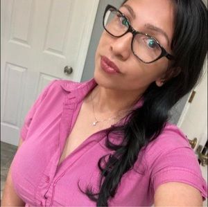 Meet your Posher, Violeta